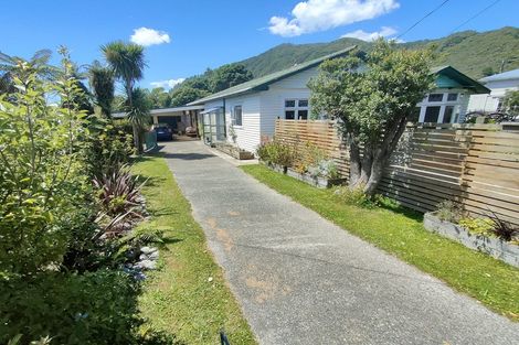 Photo of property in 7 Greenfield Street, Hector, 7822