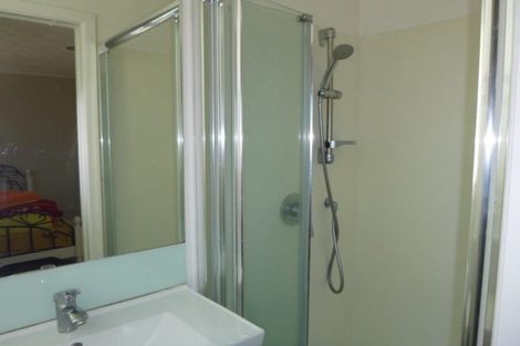 Photo of property in 16 Waione Avenue, Te Atatu Peninsula, Auckland, 0610