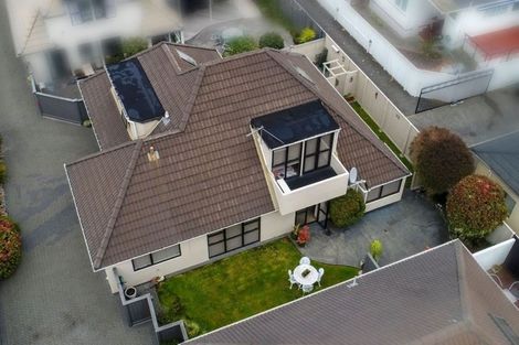 Photo of property in 2/4 Wai-iti Crescent, Woburn, Lower Hutt, 5010