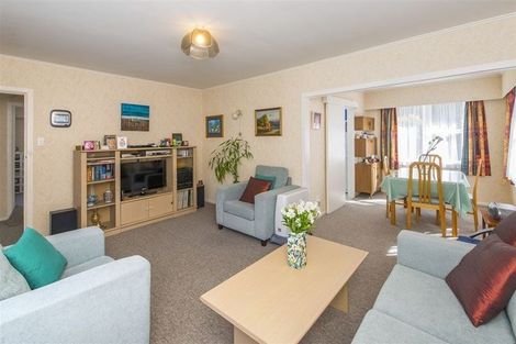 Photo of property in 127 Parkvale Road, Karori, Wellington, 6012