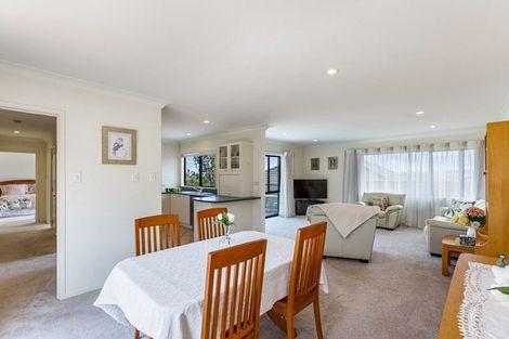 Photo of property in 1/12 Richards Avenue, Forrest Hill, Auckland, 0620