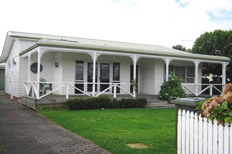 Photo of property in 62 Wellesley Road, Mangere Bridge, Auckland, 2022