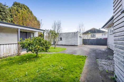 Photo of property in 10 Iredale Road, Hawera, 4610