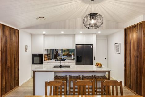 Photo of property in 19 Titoki Lane, Whangamata, 3691