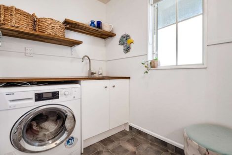 Photo of property in 16 Rangiwhea Road, Waiuku, 2123