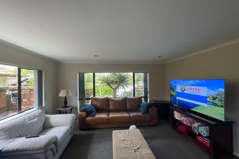 Photo of property in 9 Kalmore Place, Flat Bush, Auckland, 2016