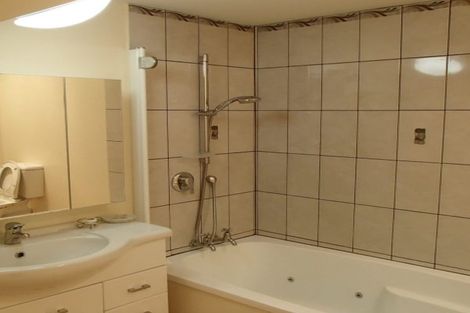 Photo of property in 52 Mitchell Street, Brooklyn, Wellington, 6021