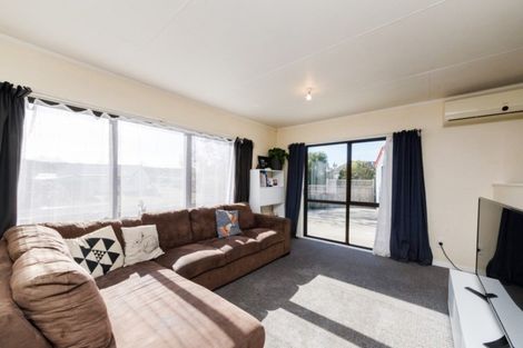 Photo of property in 27 Tiller Close, Kelvin Grove, Palmerston North, 4414