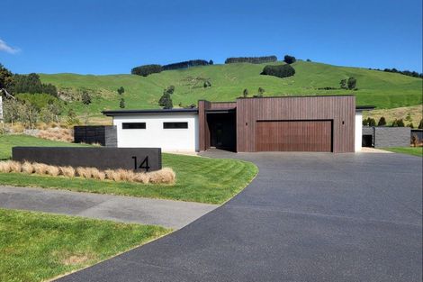 Photo of property in 14 The Fairways, Kinloch, Taupo, 3377