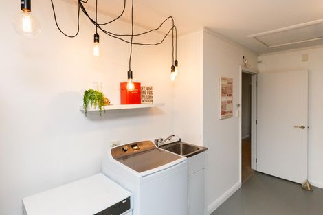 Photo of property in 6 D'urville Place, Kelvin Grove, Palmerston North, 4414