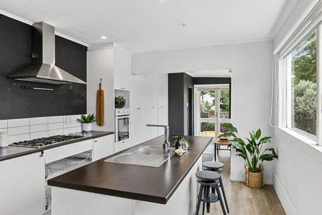 Photo of property in 44 Stanley Street, Berhampore, Wellington, 6023