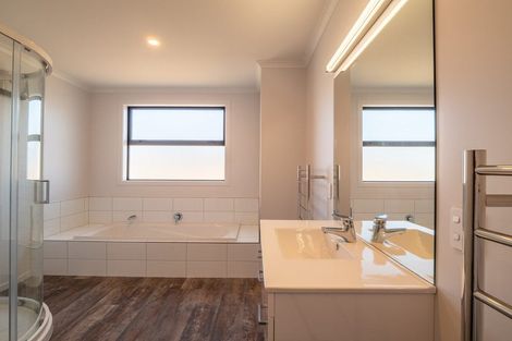 Photo of property in 33 Grandvista Drive, Green Island, Dunedin, 9018