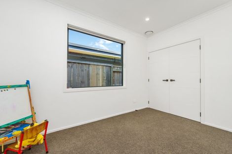 Photo of property in 67 Vaucluse Heights, Fitzherbert, Palmerston North, 4410