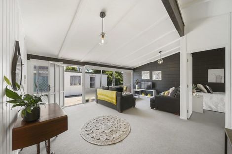 Photo of property in 1/57 Meadway, Sunnyhills, Auckland, 2010