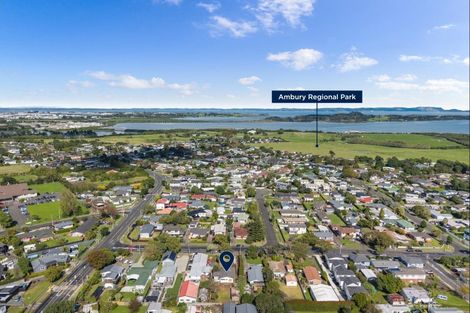 Photo of property in 9 Muir Avenue, Mangere Bridge, Auckland, 2022