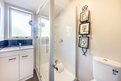 Photo of property in 10 Seymour Grove, Kingsley Heights, Upper Hutt, 5018