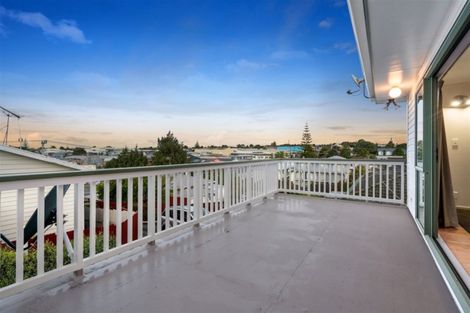 Photo of property in 4122a Great North Road, Glen Eden, Auckland, 0602