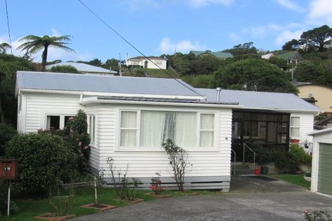 Photo of property in 19 Petherick Crescent, Johnsonville, Wellington, 6037