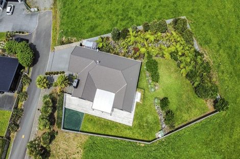 Photo of property in 3c Honeyfield Drive, Whalers Gate, New Plymouth, 4310