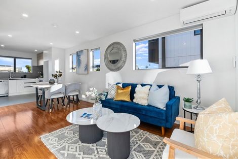 Photo of property in 1 Red Arches Road, Henderson, Auckland, 0610