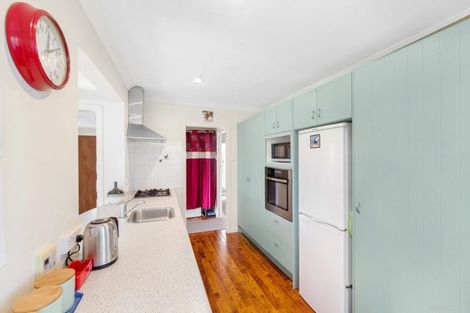 Photo of property in 99 Roberts Road, Matakatia, Whangaparaoa, 0930