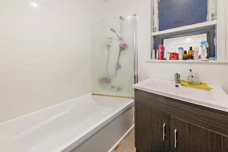 Photo of property in 77 Beeston Crescent, Manurewa, Auckland, 2102