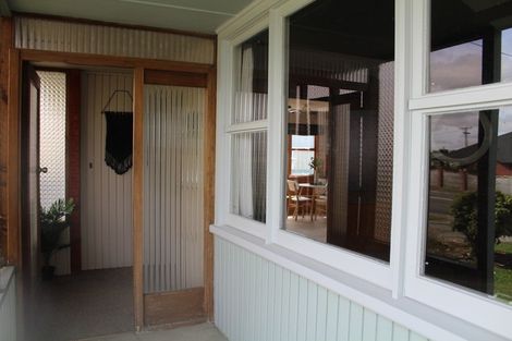 Photo of property in 17 Durham Street, Winton, 9720