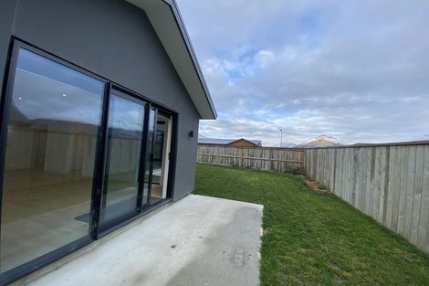 Photo of property in 64 Howden Drive, Jacks Point, 9371