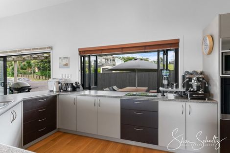 Photo of property in 24 Oxford Street, Whakapirau, Maungaturoto, 0583