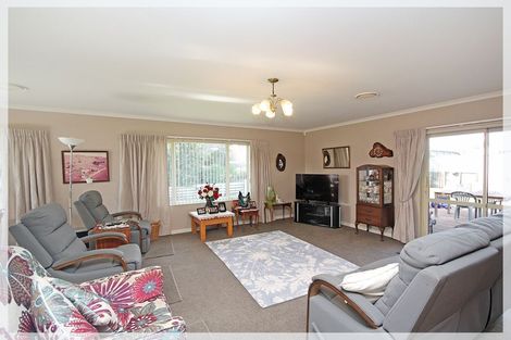 Photo of property in 8 Teppett Place, Foxton Beach, Foxton, 4815