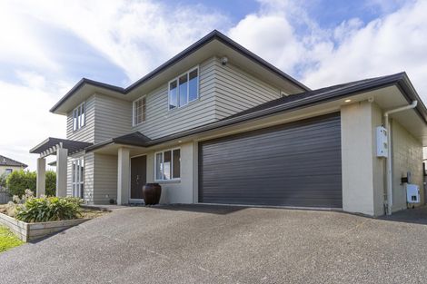 Photo of property in 51 Kittiwake Drive, Schnapper Rock, Auckland, 0632