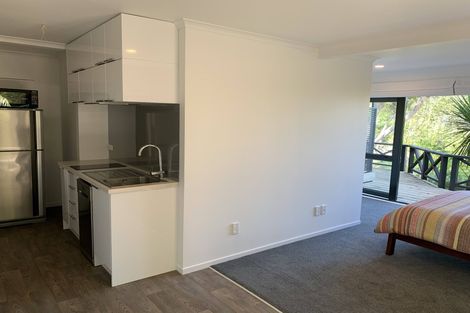 Photo of property in 1/2 Parr Terrace, Castor Bay, Auckland, 0620