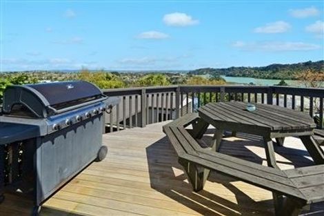 Photo of property in 1/14 Gillan Place, Bayview, Auckland, 0629