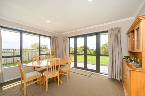 Photo of property in 189 Ruapehu Drive, Fitzherbert, Palmerston North, 4410