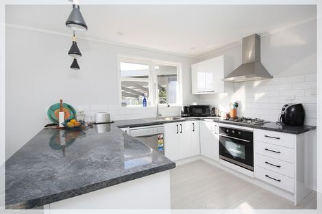 Photo of property in 42 Robinson Crescent, Westbrook, Palmerston North, 4412