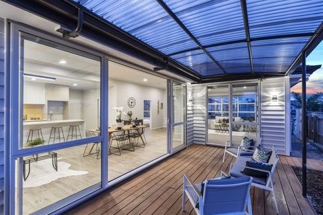 Photo of property in 17 Aporo Drive, Kumeu, 0810