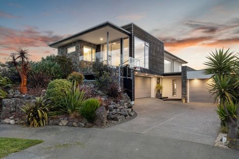 Photo of property in 21 Parkridge Place, Mount Pleasant, Christchurch, 8081