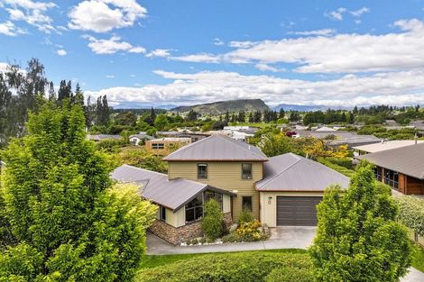 Photo of property in 8 Stonebridge Close, Wanaka, 9305