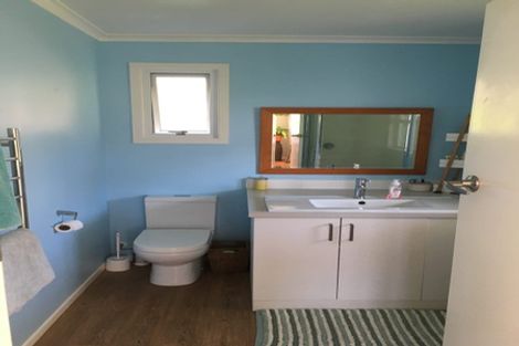 Photo of property in 38 Omokoroa Road, Omokoroa, 3114