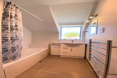 Photo of property in 7 Hollydale Grove, Churton Park, Wellington, 6037