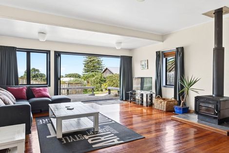 Photo of property in 49 Moana Road, Okitu, Gisborne, 4010