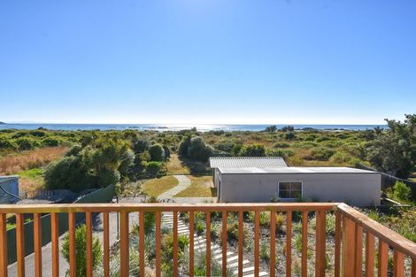 Photo of property in 17 Palmer Place, Taieri Beach, Taieri Mouth, 9091