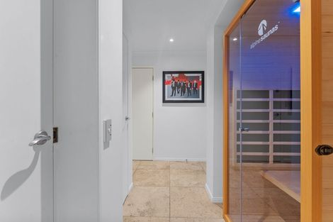 Photo of property in 15 The Strand, Takapuna, Auckland, 0622