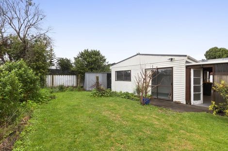 Photo of property in 8 Godwit Place, Waiuku, 2123