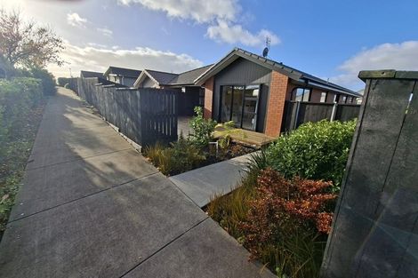 Photo of property in 8 Routeburn Lane, Karaka, Papakura, 2124