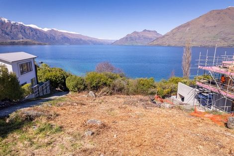 Photo of property in 64 Cedar Drive, Kelvin Heights, Queenstown, 9300