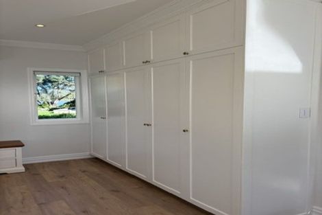 Photo of property in 43a Pohutukawa Avenue, Red Beach, 0932