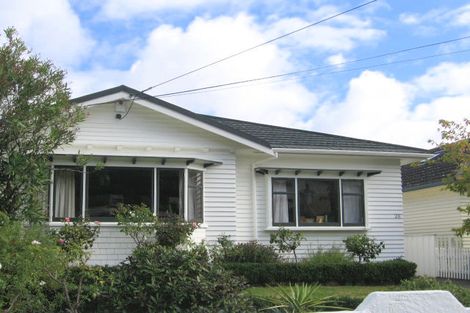 Photo of property in 38 Bentinck Avenue, Strathmore Park, Wellington, 6022