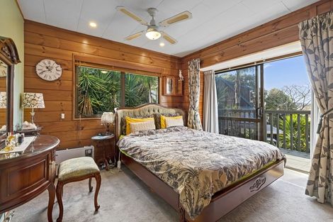 Photo of property in 61 John Dee Crescent, Red Beach, 0932