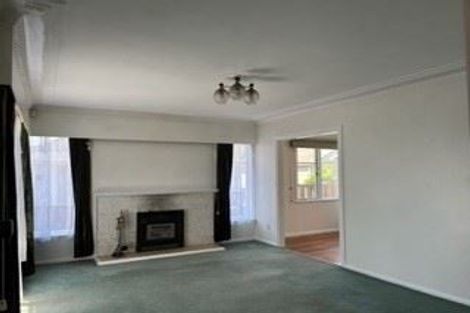 Photo of property in 98 Hillsborough Road, Hillsborough, Auckland, 1042